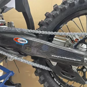 Pro Carbon achterbrug beschermers KTM SX/F 125/250/300/350/450 2023- & EXC/EXC-F 250/300/350/450/500 2024- & Husqvarna TC/FC 125/250/350/450 2023- & TE/FE 150/250/350/450/501 2024-